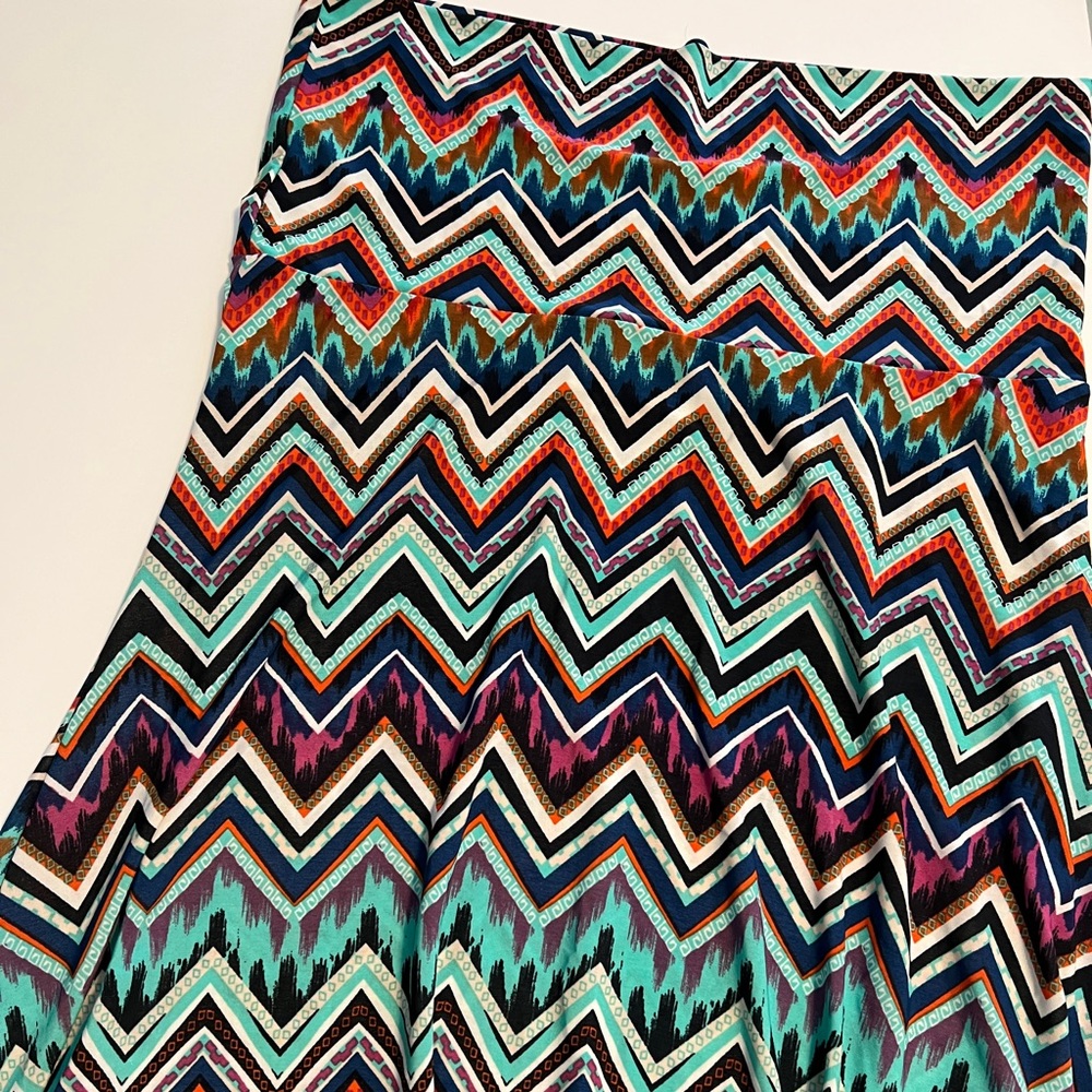Lularoe Chevron Maxi skirt, slinky stretchy fabric